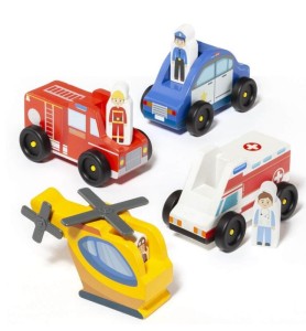 SET 4 CAMIONES MADERA